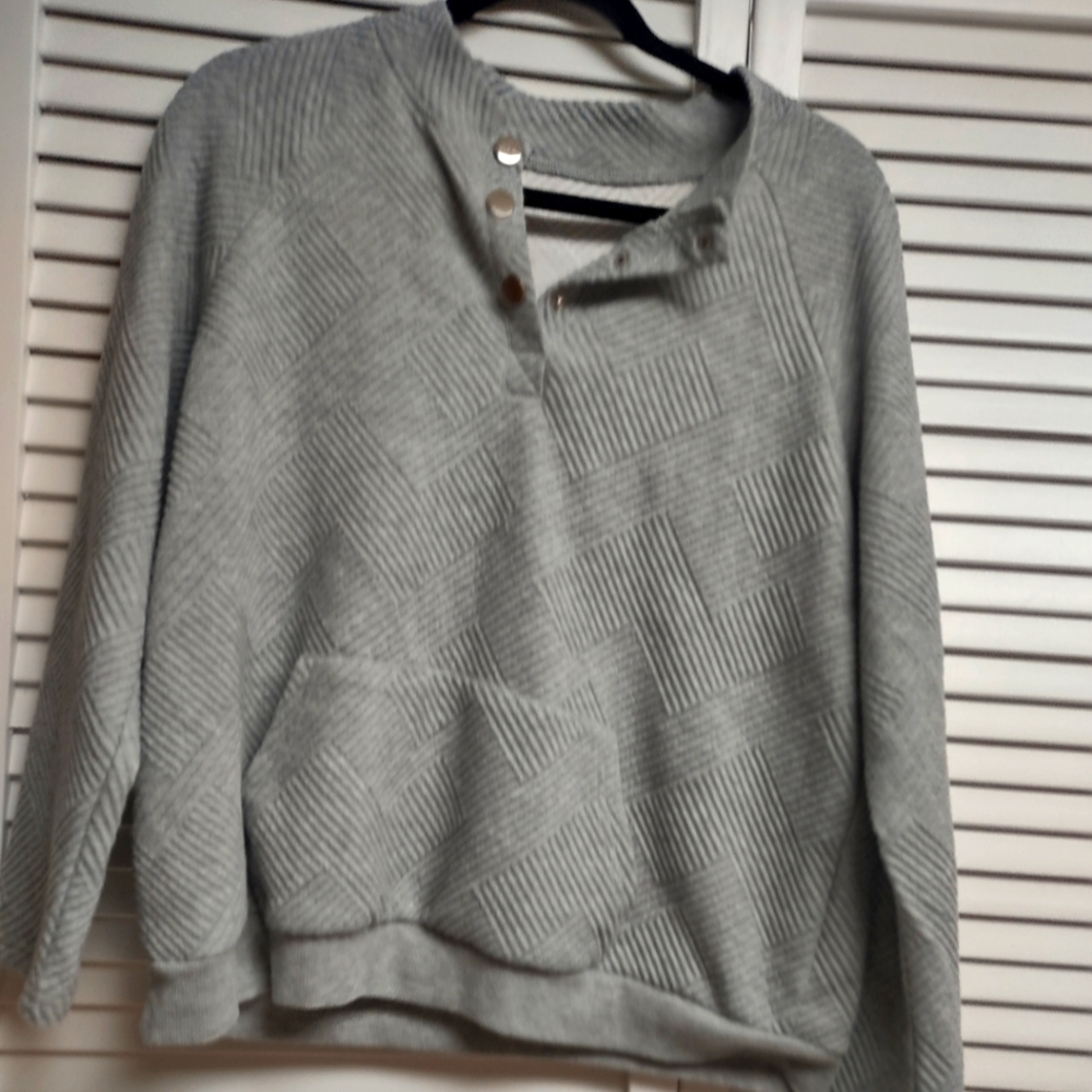 Pullover sweatshirt
